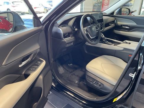 Certified 2024 Toyota Grand Highlander XLE image 9