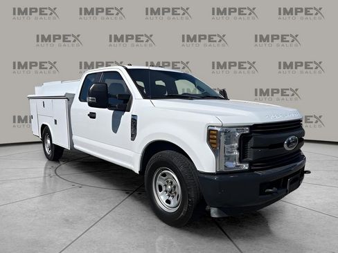 Used 2019 Ford F350 XL w/ Power Equipment Group image 2