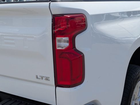 Used 2022 Chevrolet Silverado 1500 LTZ w/ Technology Package AWD/4WD image 11