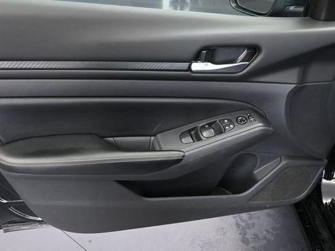 Used 2025 Nissan Altima 2.5 SV FWD image 24