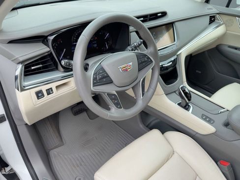 Used 2017 Cadillac XT5 Premium Luxury w/ Driver Assist Package image 3