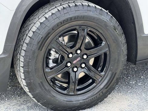 Used 2023 GMC Acadia AT4 w/ Technology Package AWD/4WD image 11