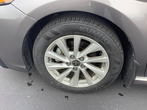 Used 2023 Toyota Camry SE FWD image 4