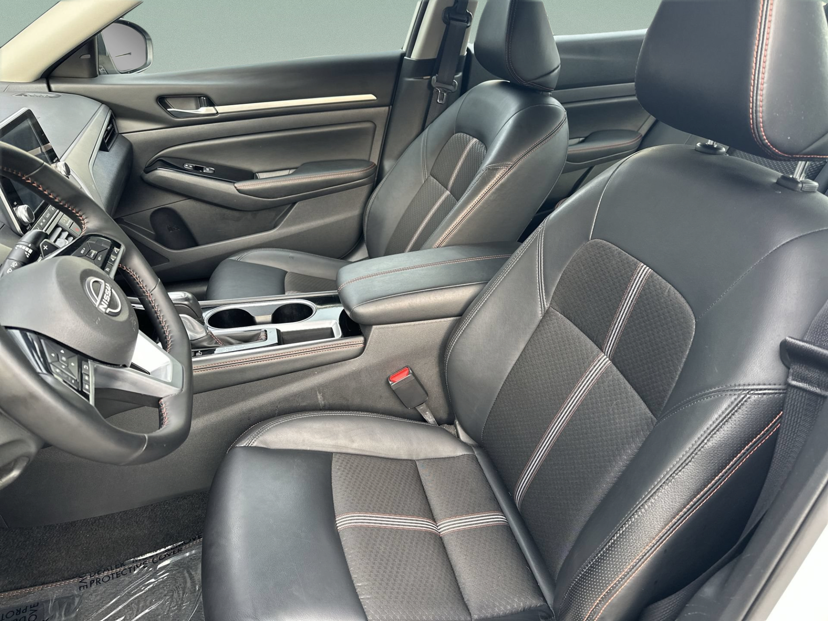 Used 2025 Nissan Altima 2.5 SR FWD image 13