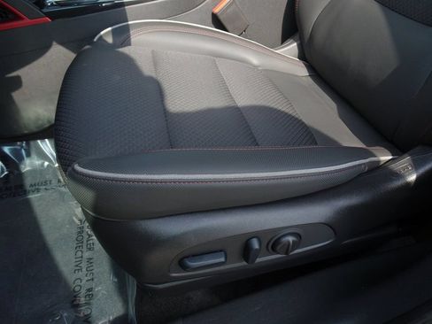 Used 2023 Chevrolet TrailBlazer RS FWD image 9