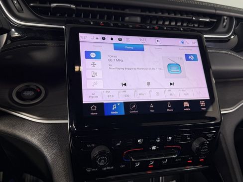 Used 2022 Jeep Grand Cherokee Limited 4xe w/ Luxury Tech Group II image 17