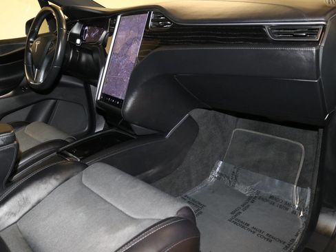 Used 2018 Tesla Model X 75D image 76