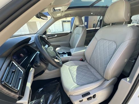 Used 2025 Volkswagen Atlas SEL Premium R-Line image 23