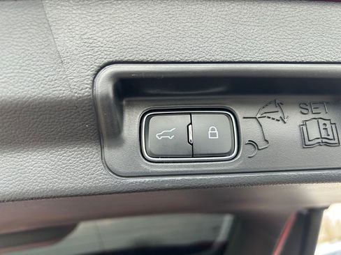 Used 2024 Ford Explorer XLT AWD/4WD image 28