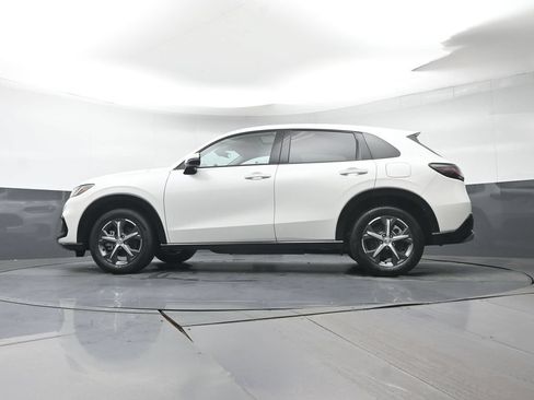 Certified 2025 Honda HR-V EX-L image 30