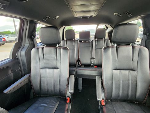Used 2017 Dodge Grand Caravan GT FWD image 12