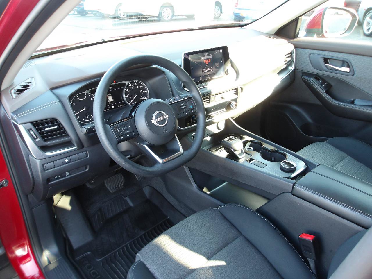 Used 2023 Nissan Rogue SV AWD/4WD image 9