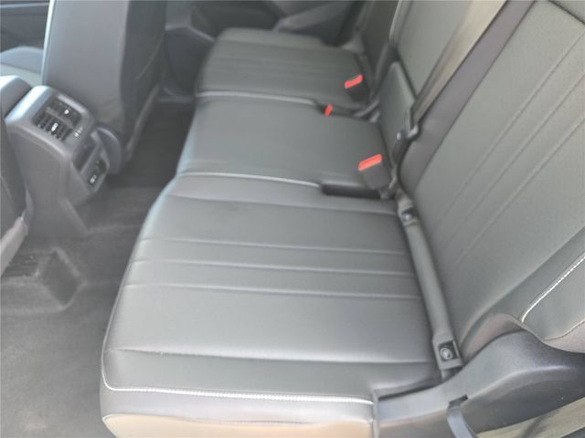 Used 2024 Volkswagen Tiguan SE FWD image 12