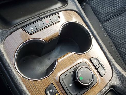 Certified 2021 GMC Acadia SLE w/ Driver Convenience Package image 30