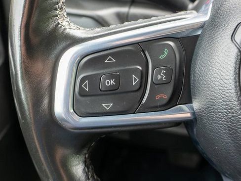 Used 2023 Jeep Wrangler Unlimited Sahara AWD/4WD image 19