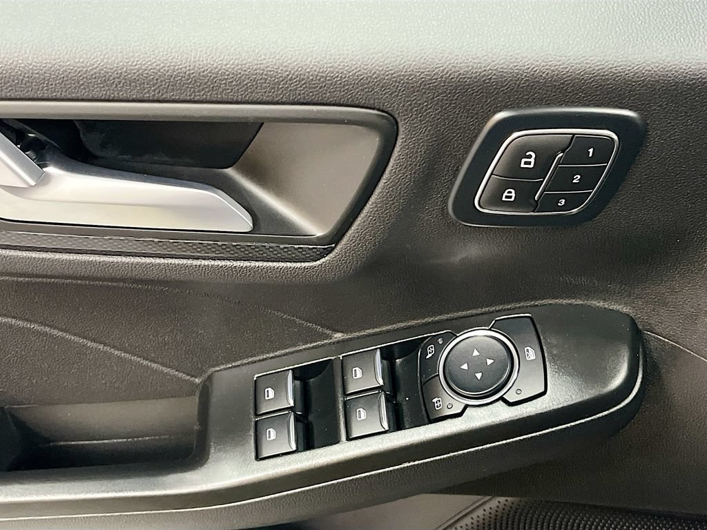 Used 2025 Ford Escape ST-Line Elite w/ Premium Technology Package AWD/4WD image 18