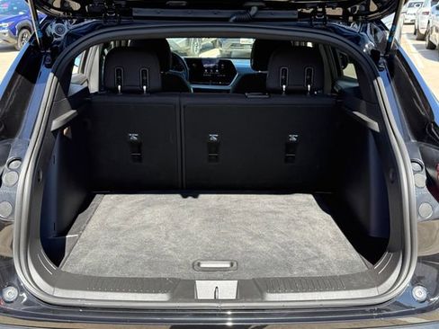 Used 2025 Chevrolet Trax RS w/ Driver Confidence Package image 30