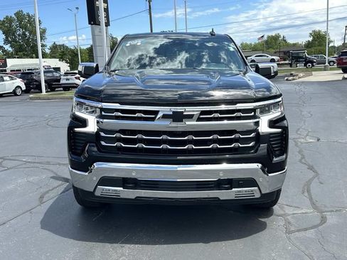 Used 2025 Chevrolet Silverado 1500 LTZ w/ LTZ Premium Package AWD/4WD image 3