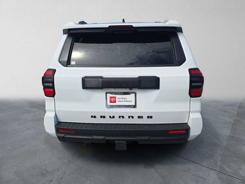 Certified 2025 Toyota 4Runner SR5 AWD/4WD image 4