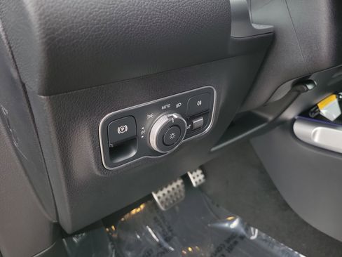 Certified 2026 Mercedes-Benz GLB 35 AMG 4MATIC image 18