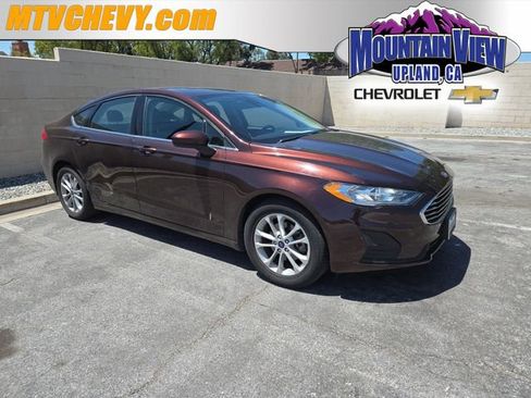 Used 2019 Ford Fusion SE FWD image 1