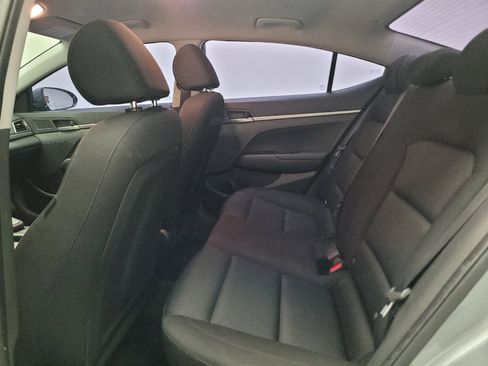 Used 2018 Hyundai Elantra SE FWD image 18