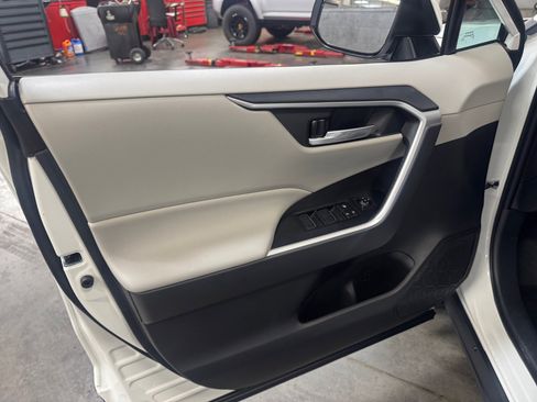 Certified 2025 Toyota RAV4 XLE w/ Convenience Package FWD image 13