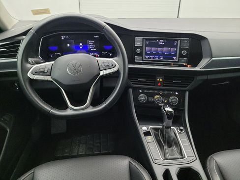 Used 2024 Volkswagen Jetta SE image 22