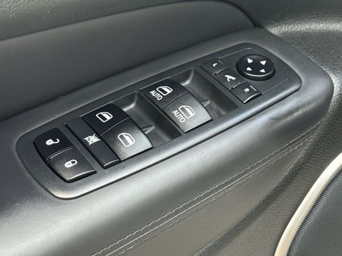 Used 2020 Jeep Grand Cherokee High Altitude AWD/4WD image 16