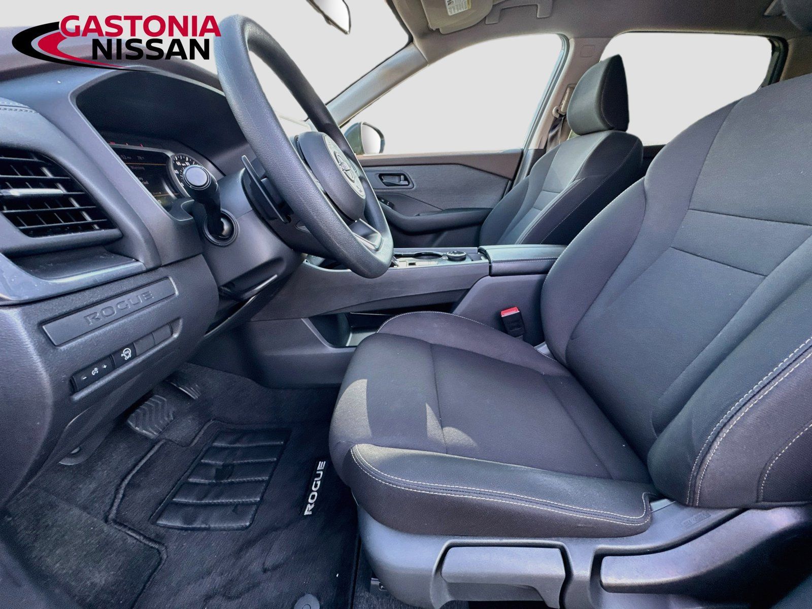 Used 2023 Nissan Rogue S AWD/4WD image 26