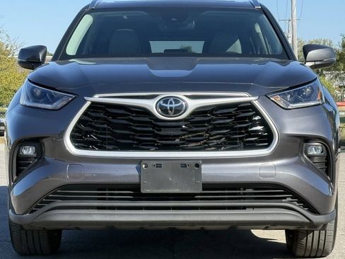 Used 2021 Toyota Highlander XLE image 8