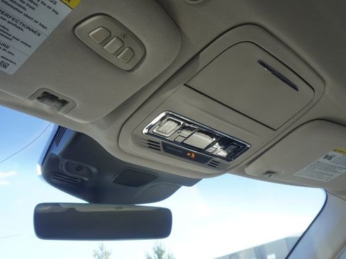 Used 2020 Lincoln Aviator AWD image 16