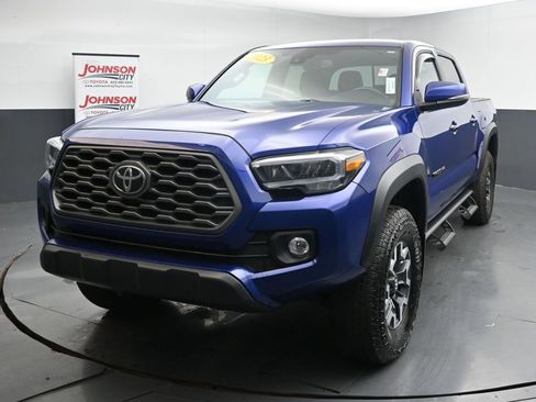 Used 2023 Toyota Tacoma TRD Off-Road w/ Technology Package AWD/4WD image 4