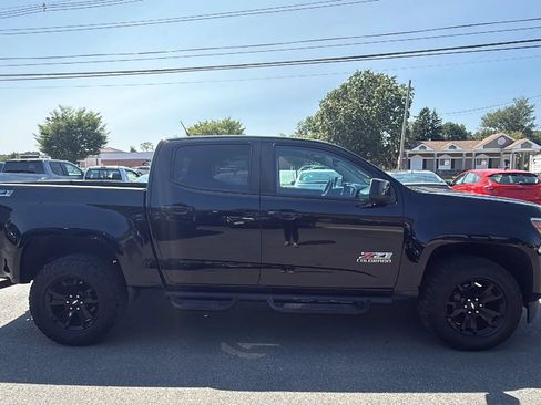 Used 2016 Chevrolet Colorado Z71 w/ Z71 Midnight Edition AWD/4WD image 12
