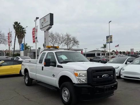 Used 2011 Ford F250 XL w/ PWR Equipment Group image 2