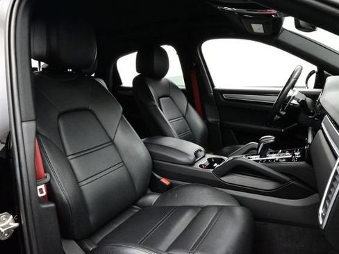 Used 2022 Porsche Cayenne Platinum Edition AWD/4WD image 18
