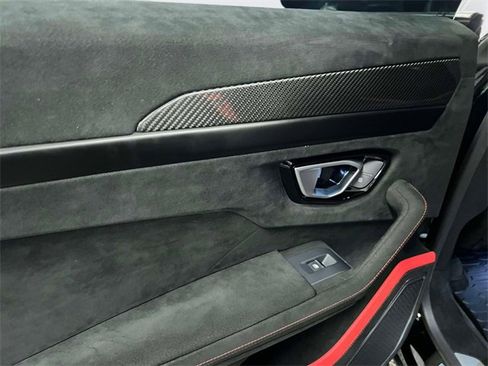 Used 2023 Lamborghini Urus Performante image 11