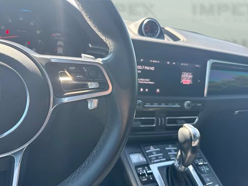 Used 2021 Porsche Macan AWD/4WD image 17