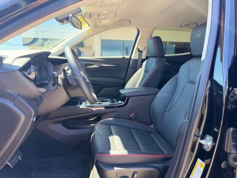 Used 2023 Buick Envision Essence w/ Sport Touring Package FWD image 8