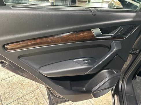 Used 2018 Audi Q5 2.0T Premium Plus w/ Premium Plus Package image 22