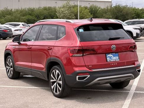 Used 2022 Volkswagen Taos SE FWD image 4