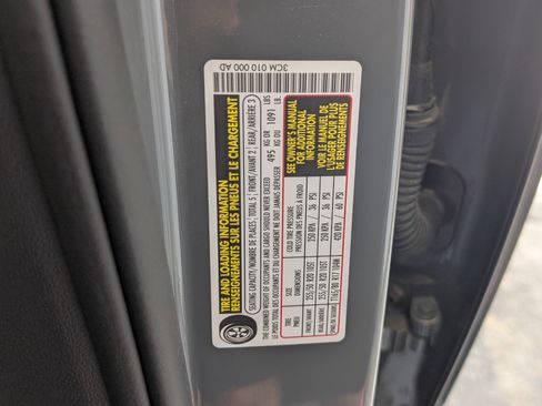 Used 2024 Volkswagen Atlas Cross Sport SE w/ Panoramic Sunroof Package image 37