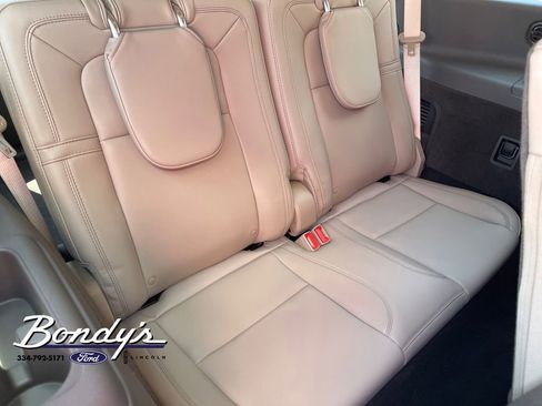 Used 2023 Lincoln Aviator Reserve w/ Equipment Group 201A AWD/4WD image 17
