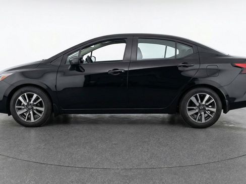 Used 2025 Nissan Versa SV image 5