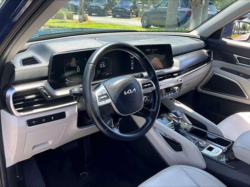 Used 2024 Kia Telluride S w/ S Sunroof Package FWD image 17