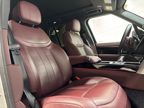 Used 2023 Land Rover Range Rover SE image 32