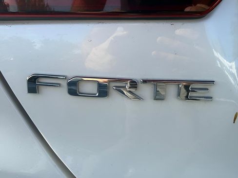 Used 2020 Kia Forte EX image 35