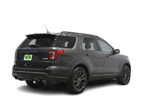 Used 2019 Ford Explorer XLT image 10