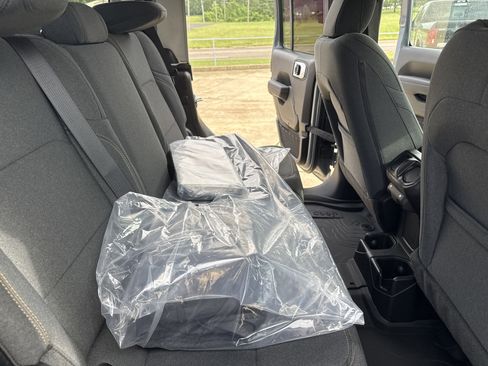 New 2025 Jeep Gladiator Willys image 31