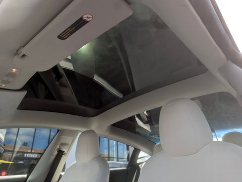 Used 2021 Tesla Model 3 Standard Range Plus image 27